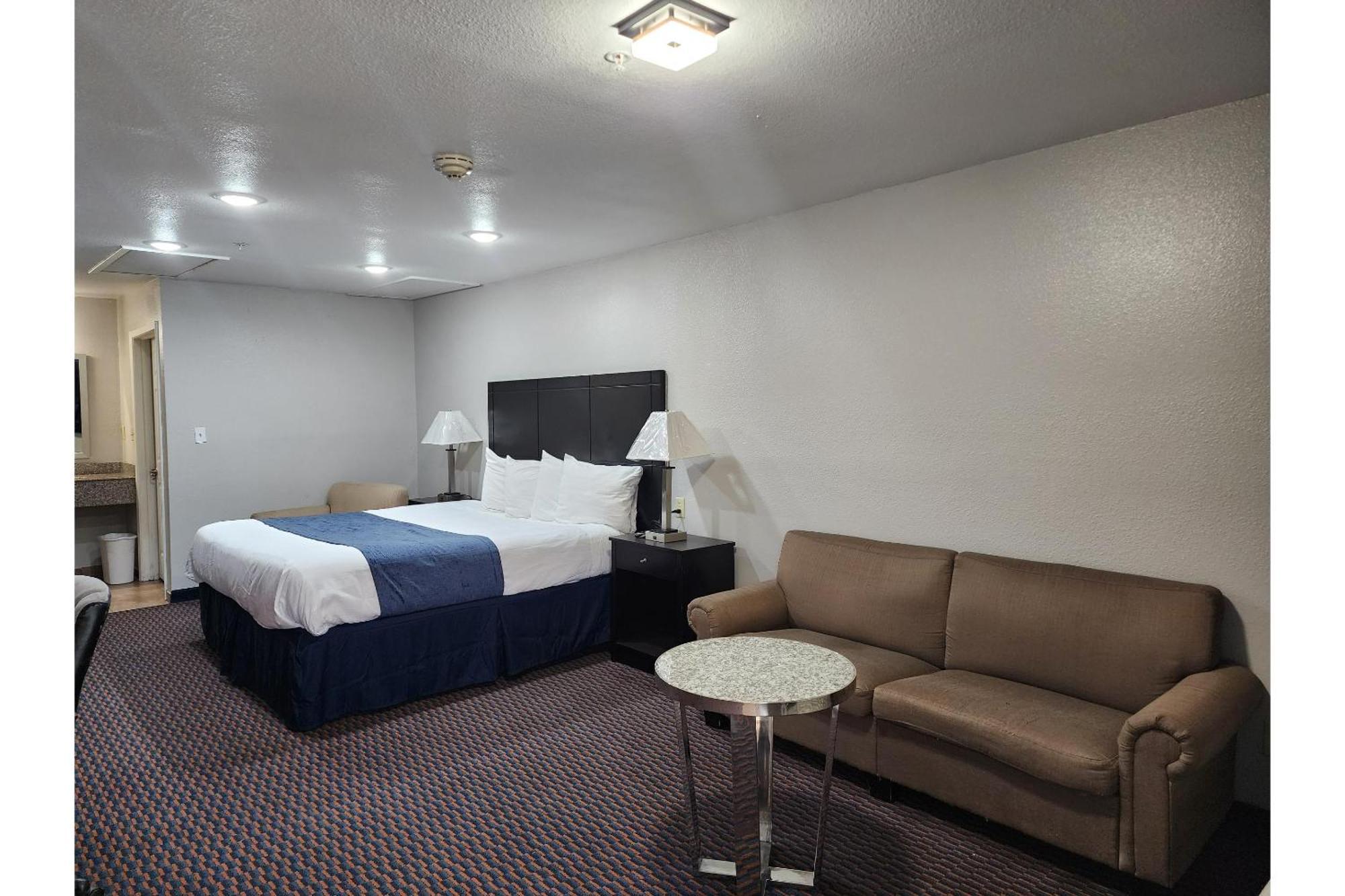 Atria Inn & Suites By Oyo, Jourdanton, Tx Exterior foto