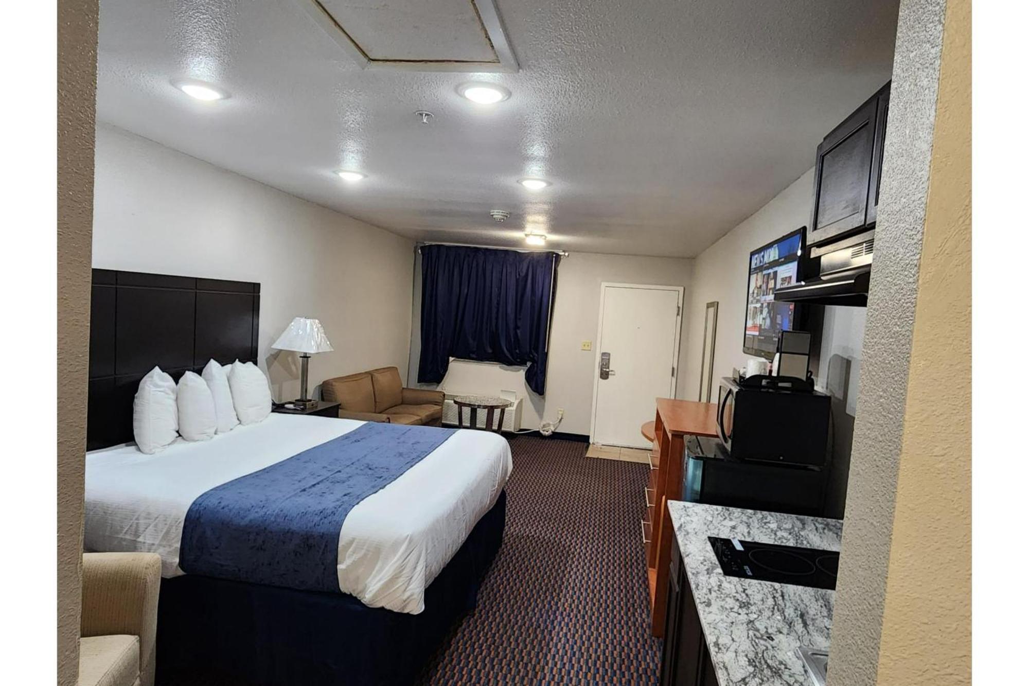 Atria Inn & Suites By Oyo, Jourdanton, Tx Exterior foto