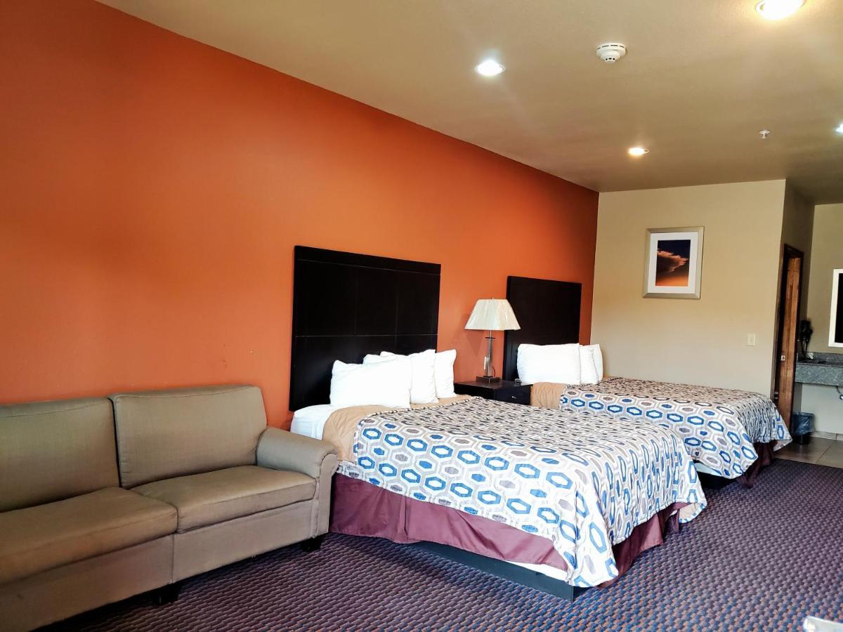 Atria Inn & Suites By Oyo, Jourdanton, Tx Exterior foto
